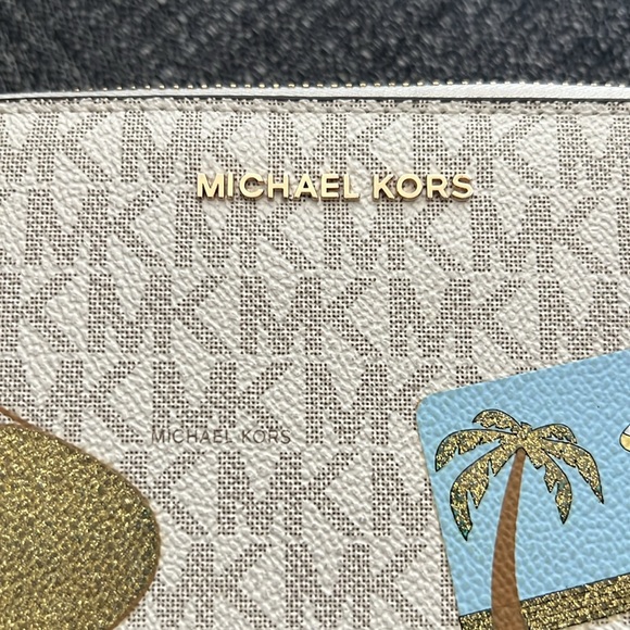 Michael Kors Jet Set Go Airplane Wallet - Picture 7 of 13